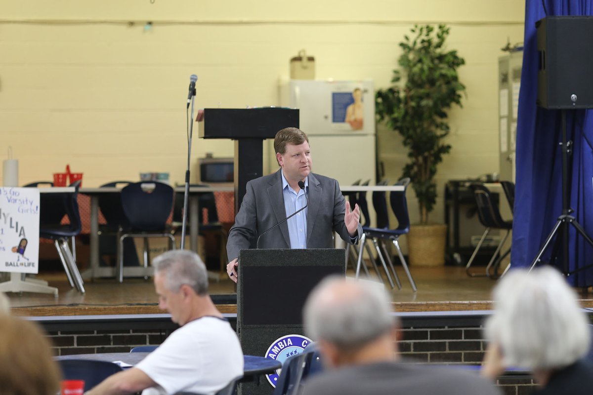 myescambia's tweet photo. 📢 Join District 4 Commissioner Robert Bender for a Pensacola Beach town hall Monday, May 15, at 5:30 p.m. The town hall will take place at the Pensacola Beach Community Church, 920 Panferio Drive. 

👉 Learn more: https://t.co/Dv2R1jnQC9 https://t.co/iioslRxHB5