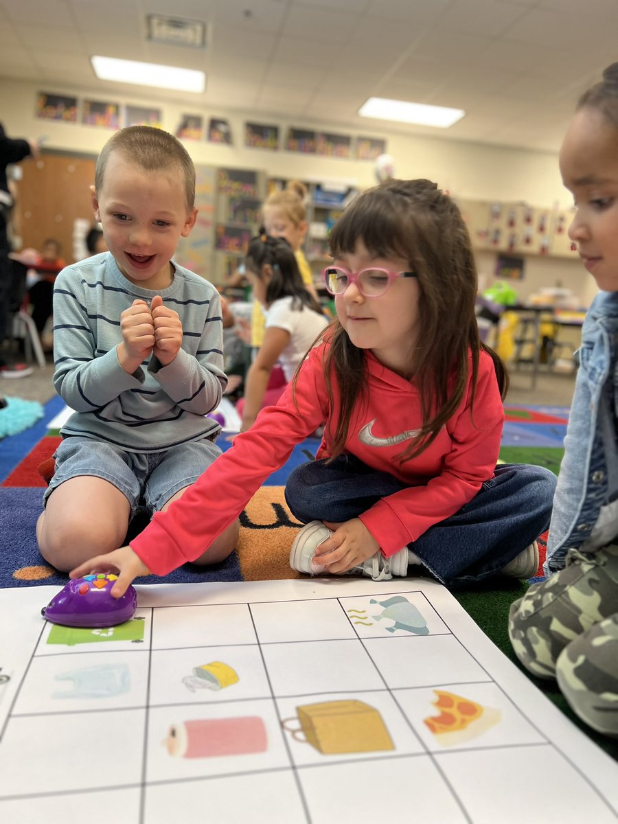 mrsjones72812's tweet image. Kindergarteners at @ChrisYungES recycled and trashed items with our robot mice! Ms. Qura’s class are awesome little programmers! ♻️🗑️@PWCSScience #k2cantoo #codingmice #codeandgo