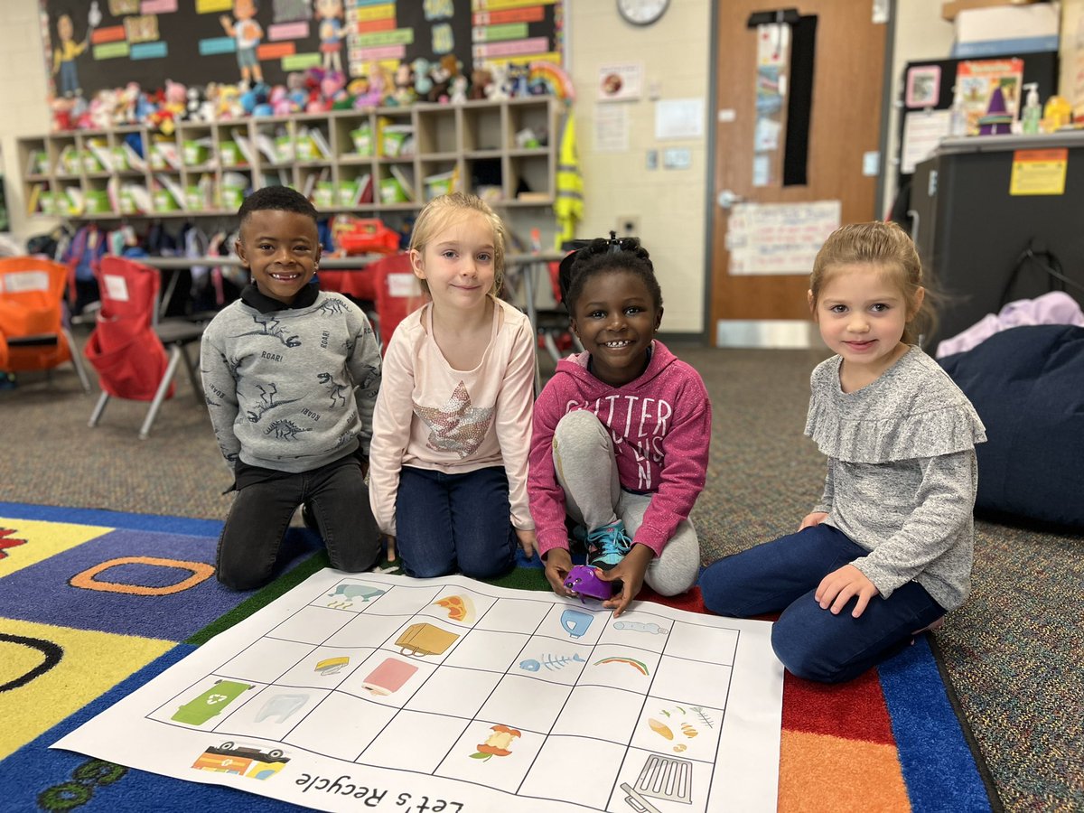 mrsjones72812's tweet image. Kindergarteners at @ChrisYungES recycled and trashed items with our robot mice! Ms. Qura’s class are awesome little programmers! ♻️🗑️@PWCSScience #k2cantoo #codingmice #codeandgo