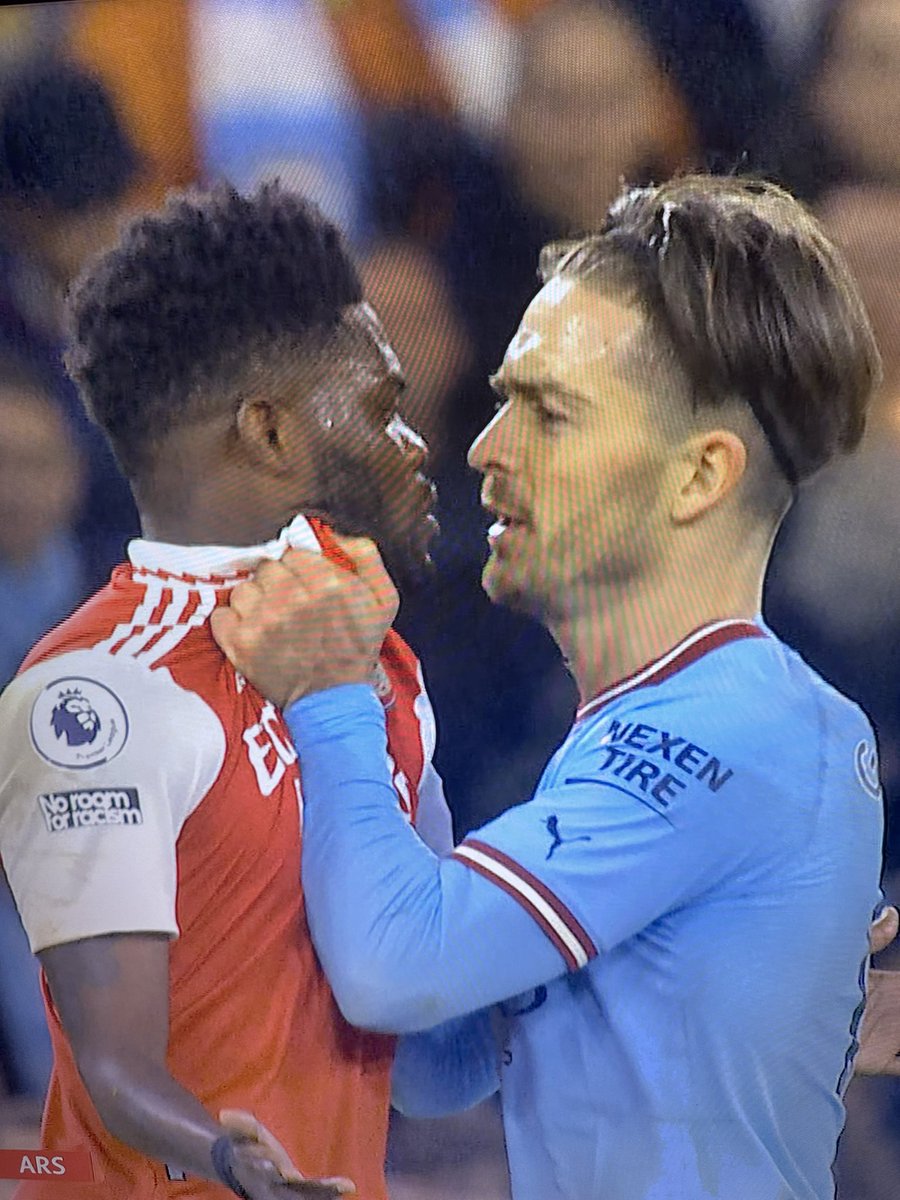 Partey has let Africans down for allowing Grealish to grab him like this without retaliating.