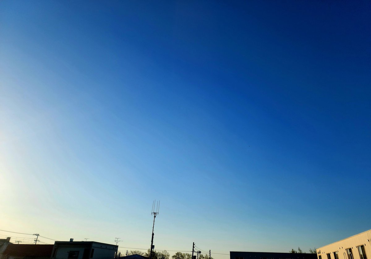 おはようございます！4月27日(木) 🌞良き天気🌞 またまたですが風が少し強まる予報🍃 今日も宜しくお願いします☺️函館 いまそら