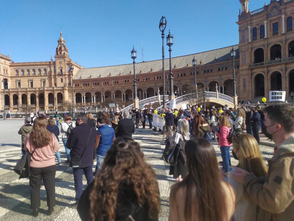 popicronos's tweet photo. @PasadoNostalgia @asoc_dtl @tonicycle @ChisiDrakarys @OpositoresJA Nosotros empezamos el melón de las concentraciones por toda España con la @defturnolibre hace unos meses, pero como dice @tonicycle estamos dispuesto a lo que @tonicycle refiere, siempre con la #DefensaTurnoLibre y #LaPlazaNoSeRegala 😉 https://t.co/8KjT2TMCZ7