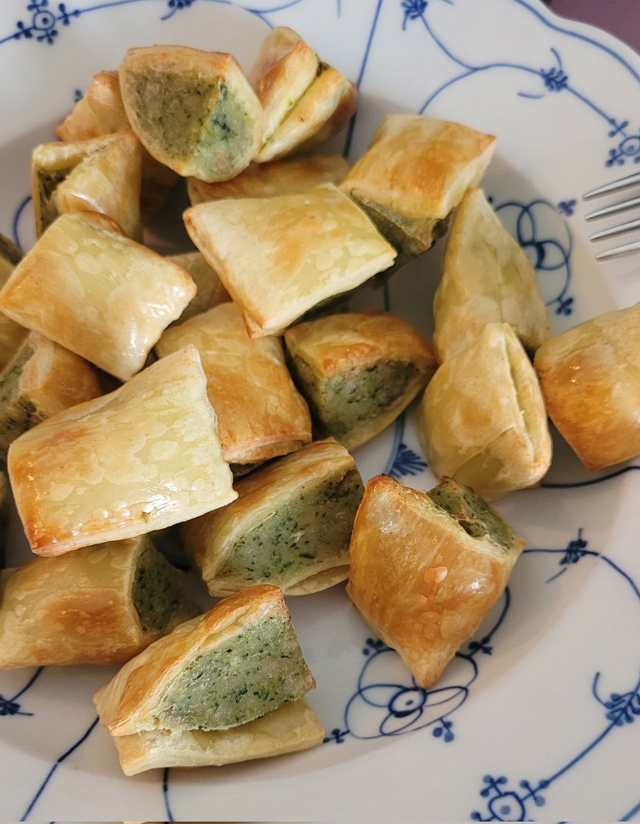 MamaMammut's tweet photo. @RevedTV Absolutes JA zur Heißluftfritteuse! Gestern z.B. mal kleingeschnittene Maultaschen drin gemacht. Saulecker 🥰 https://t.co/eTAr5vgpz0