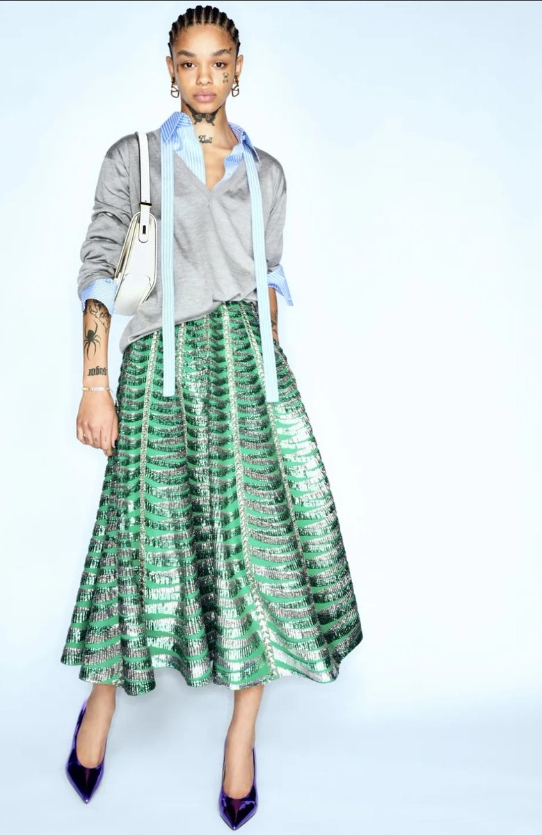 LadymiaMicky's tweet image. Valentino Pre Fall23 @MaisonValentino #Valentino #PreFall23 #moda #outfit #look #fashion #fashionstyle #style #fashionista #trendy #tendenza #glam #glamour #musthave #myfollowers #UnBacioFatato
👗😍❤️