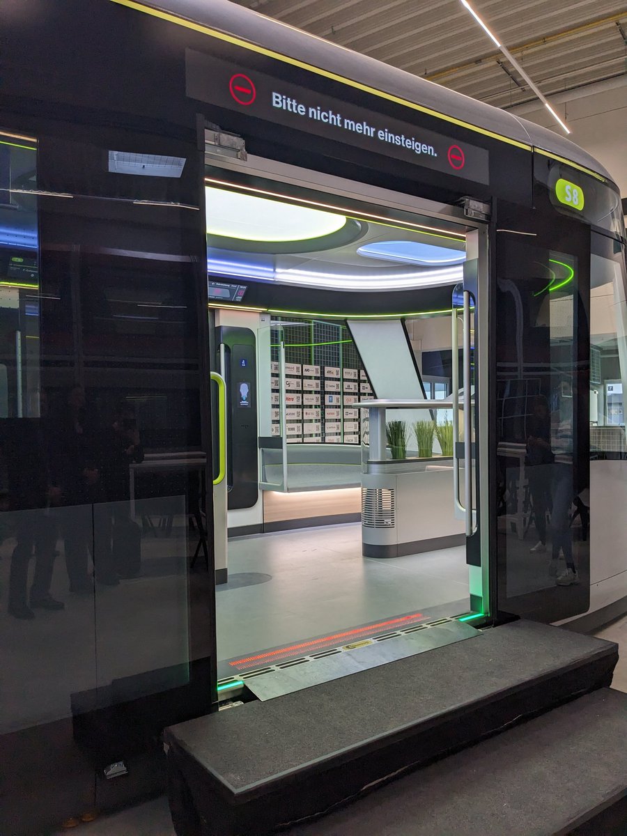 Judith Alpmann (@jalpmann) on Twitter photo Wie sieht die Bahn der Zukunft aus? 🫣 Und wie kommuniziert man die #Mobilität von morgen? Mit <a href="/bdkom/">BdKom</a> waren wir beim Ideenzug in #Frankfurt zu Gast. Danke <a href="/DB_Bahn/">Deutsche Bahn Personenverkehr</a>, <a href="/RMVdialog/">RMV Dialog</a> & S-Bahn Rheinmain für die spannenden Einblicke! ☺️ #KommunikationVerantworten Wie sieht die Bahn der Zukunft aus? 🫣 Und wie kommuniziert man die #Mobilität von morgen? Mit <a href="/bdkom/">BdKom</a> waren wir beim Ideenzug in #Frankfurt zu Gast. Danke <a href="/DB_Bahn/">Deutsche Bahn Personenverkehr</a>, <a href="/RMVdialog/">RMV Dialog</a> & S-Bahn Rheinmain für die spannenden Einblicke! ☺️ #KommunikationVerantworten