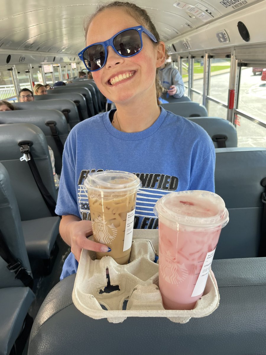 cassidy_hpe's tweet image. When your senior manager who is the bomb 🥰💣 brings you a drink before your meet 😋 #LoveMyKids