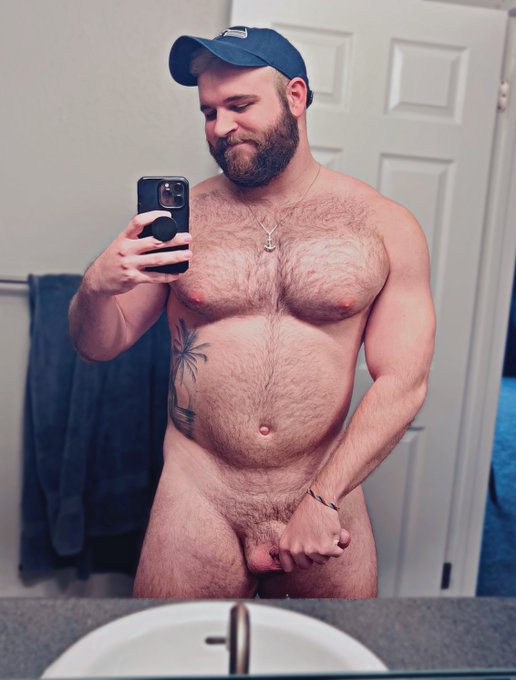 Breaking in the new apartment 🍆😈 https://t.co/TPVrlQt7wn