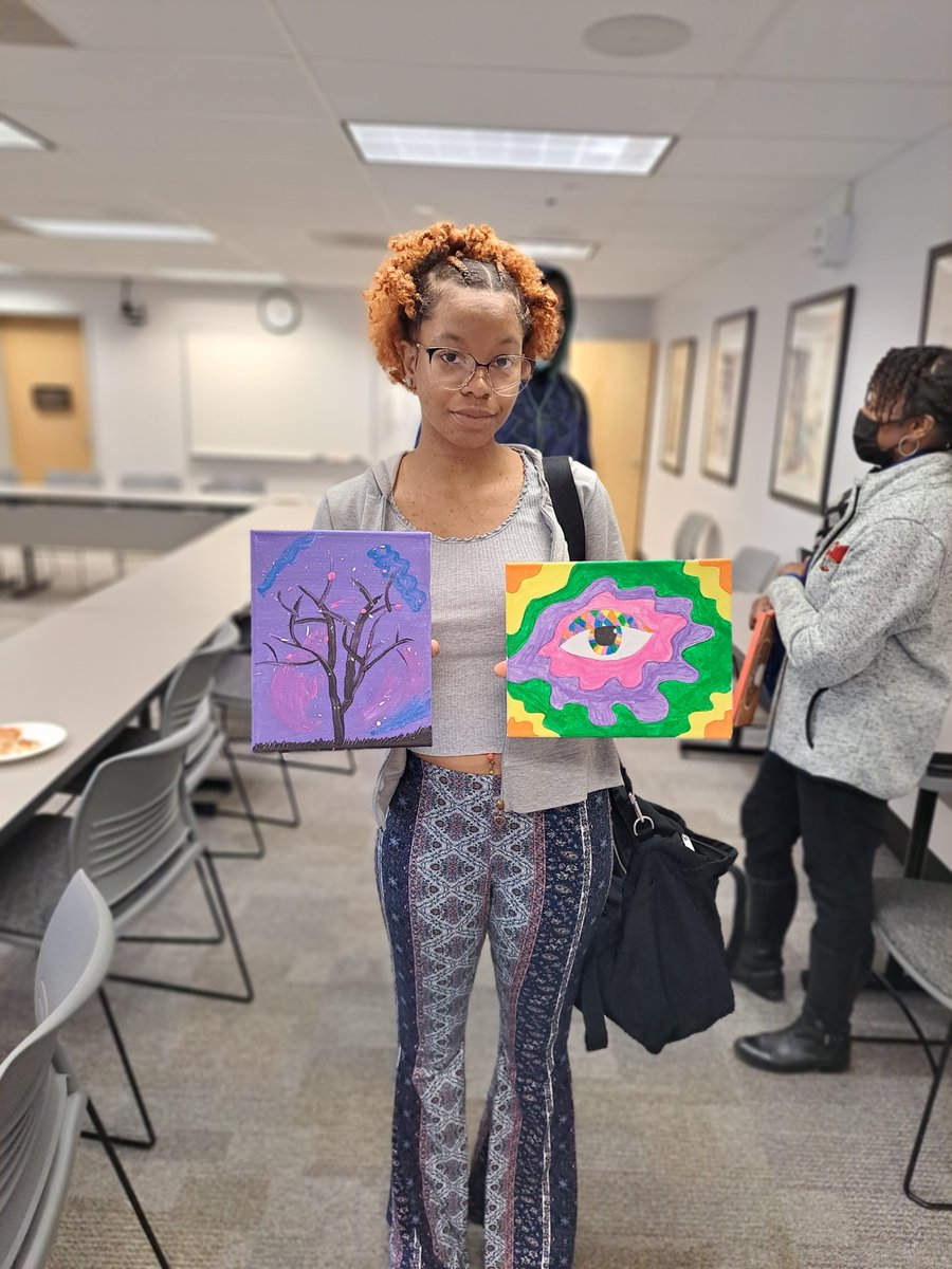 UnionCollegeEOF's tweet photo. This semesters Paint and Sip offer a very relaxing environment for our students to explore their creativity. Thank you to our Ms. Shelly for hosting this event for our scholars! #EOF https://t.co/DnGNB0rTIL