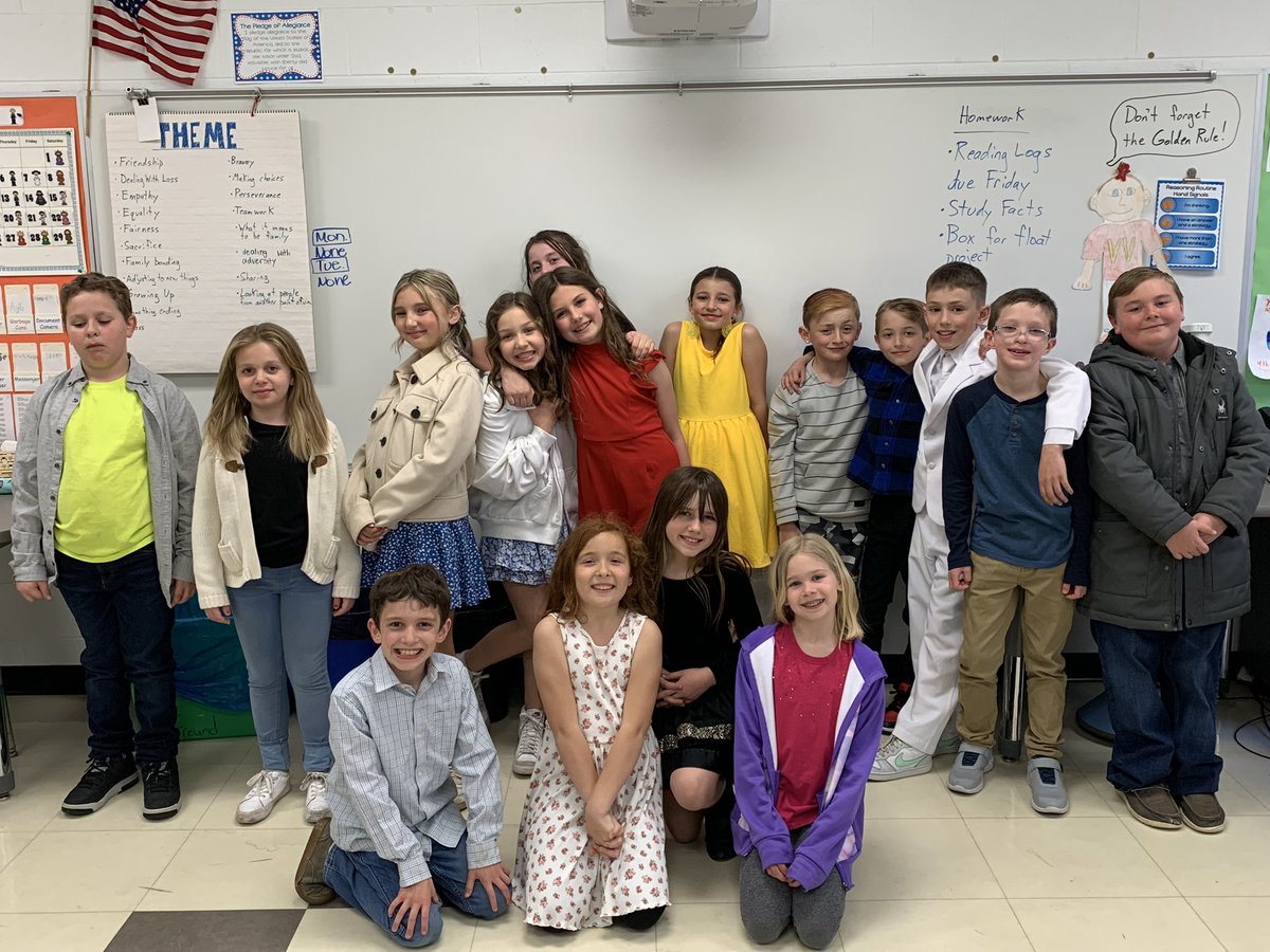 MattFreund3's tweet photo. The fourth graders did an awesome job last night during their musical! @VV_Voyagers https://t.co/VzHbIugwNM
