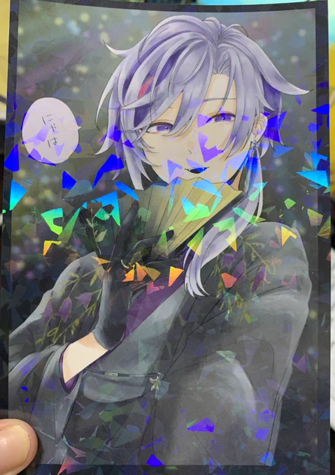 えぇ!?待って…!?ポスカ可愛すぎない…!??キラキラ加工入るやつ注文したんだけどヤバかわいいこれ… 