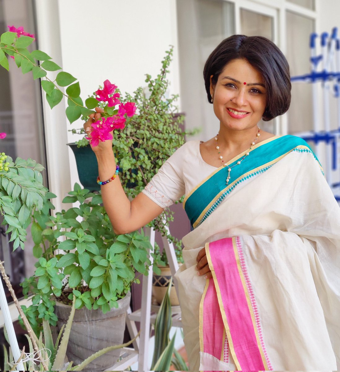 richajainkalra's tweet photo. May your life be as colourful as this Bougainville 💐.Good Morning to #mytwitterfamily 😊 https://t.co/8Mi2fjMvzR