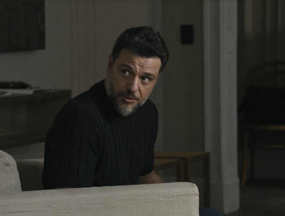 “você vai se casar com aquele velho?”
“não muda de assunto.” #travessia