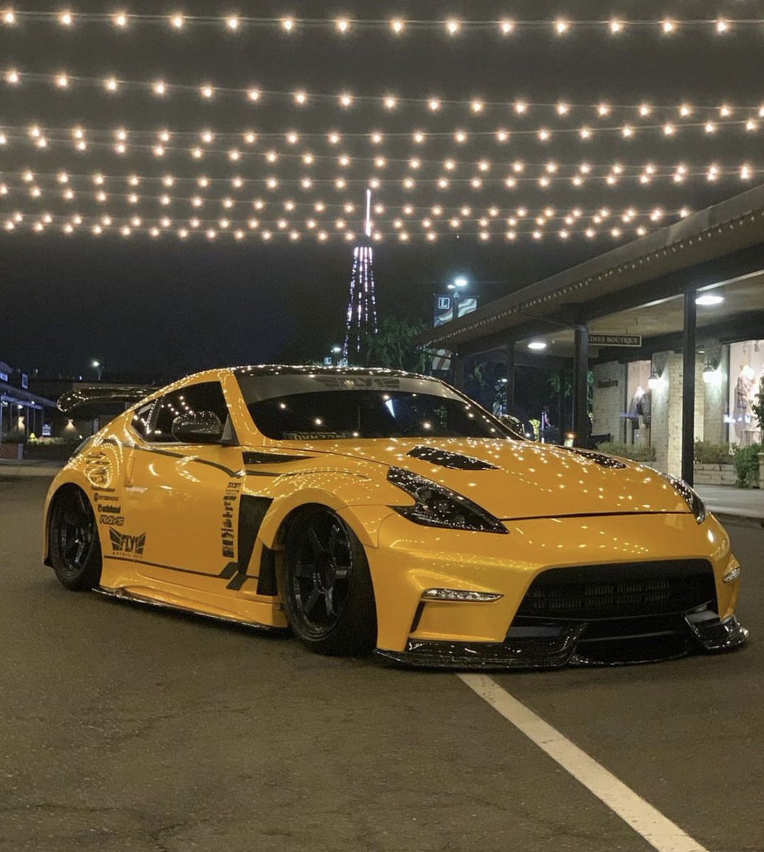 TunerScene's tweet photo. Nissan 370z 🐝 https://t.co/Fu5ukh8z6X