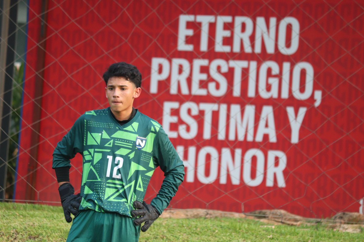 Fenifutnica's tweet photo. 💯 Primer entrenamiento de la Selección U15 Masculina en el Proyecto Gol en 🇨🇷

✅👊 Trabajando en equipo hasta el final 💥 https://t.co/jF38UIK8rH