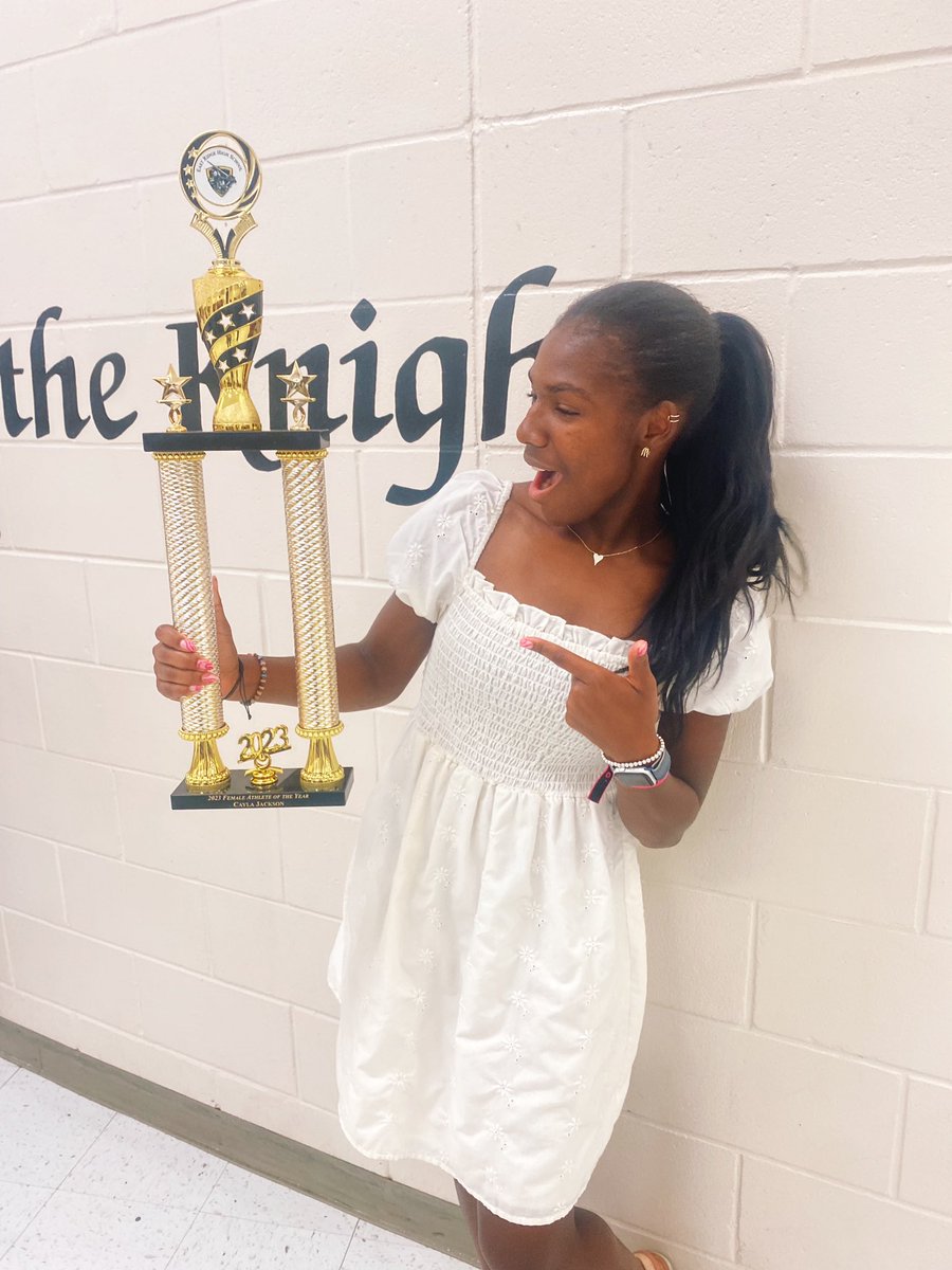 Caylajacksoccer's tweet photo. East Ridge High school, Female Athlete of the year!!  Super grateful for all these blessings. God is giving me every single day. Big or small. Thank you everyone!! ❤️🙌🏾🙏🏾👸🏾🏆@tbusoccer @UGASoccer @ERHSKnights https://t.co/TI8aC4VVO3