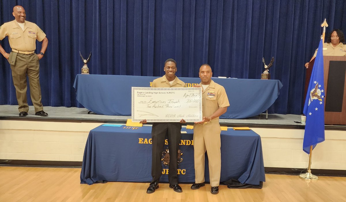 What a celebration tonight. Eagle's Landing NJROTC celebrated the accomplishments of our cadets tonight at our annual ELHS award ceremony. One of our cadets received a full scholarship. @DrKeshaJones1 @CTAETheLanding1 @ELHS_HCS @RWilliams_EDS @Courtneyque1 @HenryCountyBOE