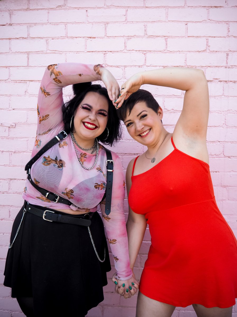 ohyoufox's tweet image. Gosh, I miss making @DoneWonderfully 💖

@laurclinn and I are simply too busy these days, but, wow. I am still so proud of it. 

Please enjoy these fun promo shots our friend @madephoyou took for us! Our love for each other just BEAMS from these. 🥹