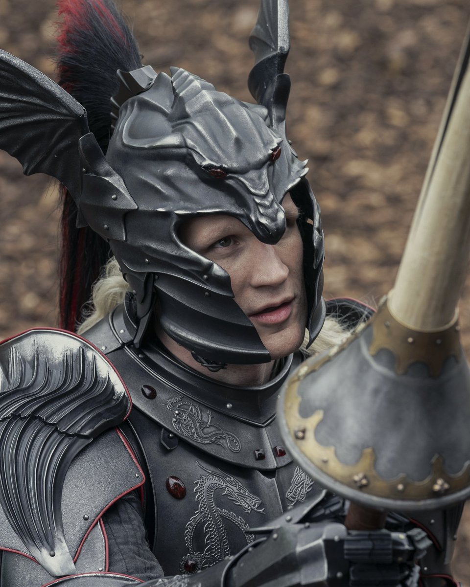 caffrey05's tweet photo. No sé si quiero ser Daemon para que Rhaenyra me mire así o ser Rhaenyra para que Daemon me mire así 😍 https://t.co/chOP5K64Mk