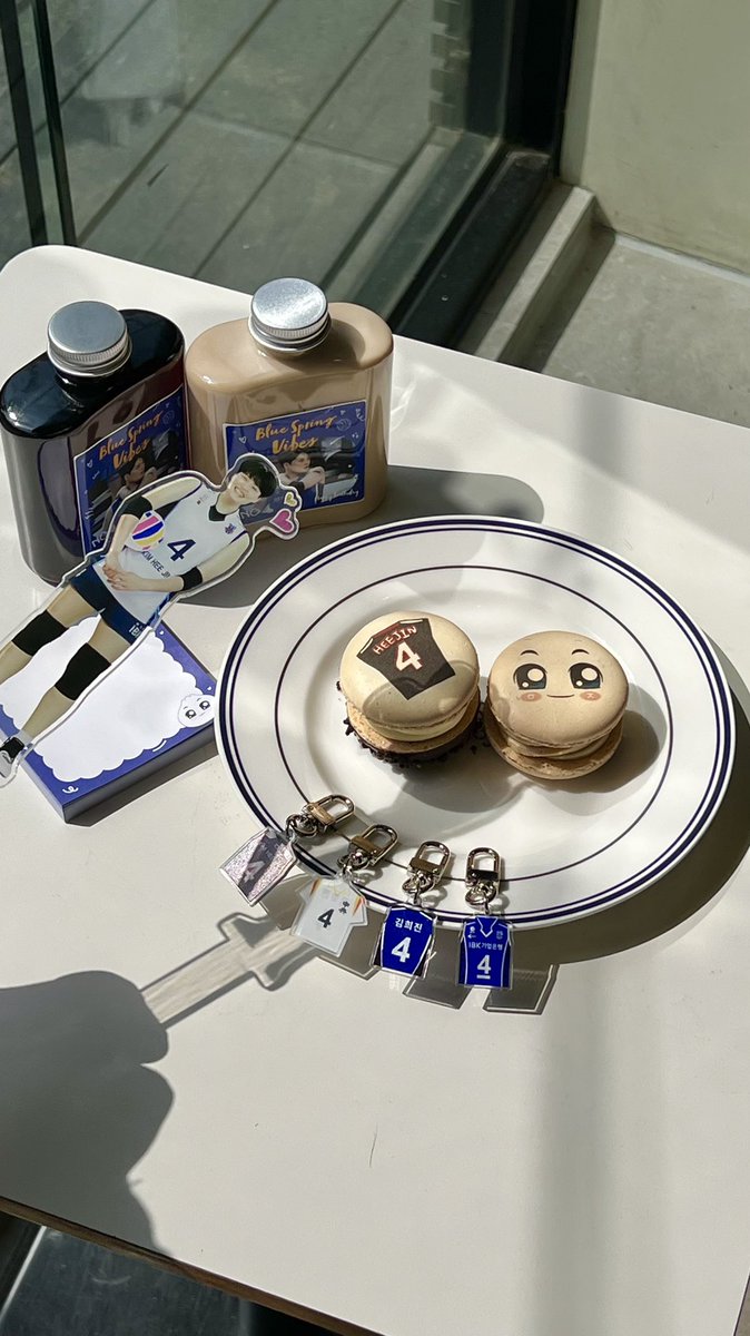 bluespringvibes's tweet photo. 희희희 🌀😁🌀
세트메뉴&amp;즐거운 희진(!!!) 뽑기 상품 실물🤭

#BLUESPRINGVIBES
#희진의푸른봄
#김희진 https://t.co/V4wNyIP2Z8