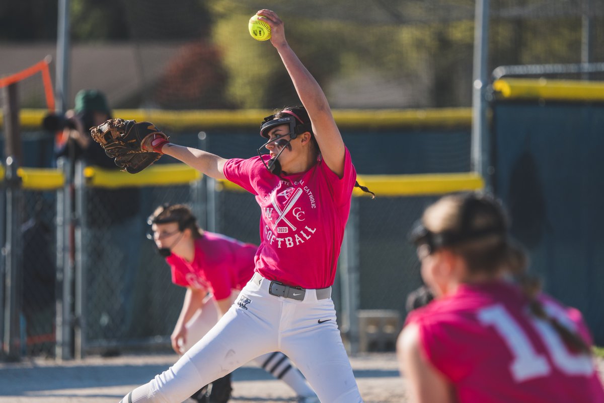 pinolaphoto's tweet photo. A late #4faves from the @TeamWLSoftball win over CC tonight. https://t.co/49x6Mvvn5S