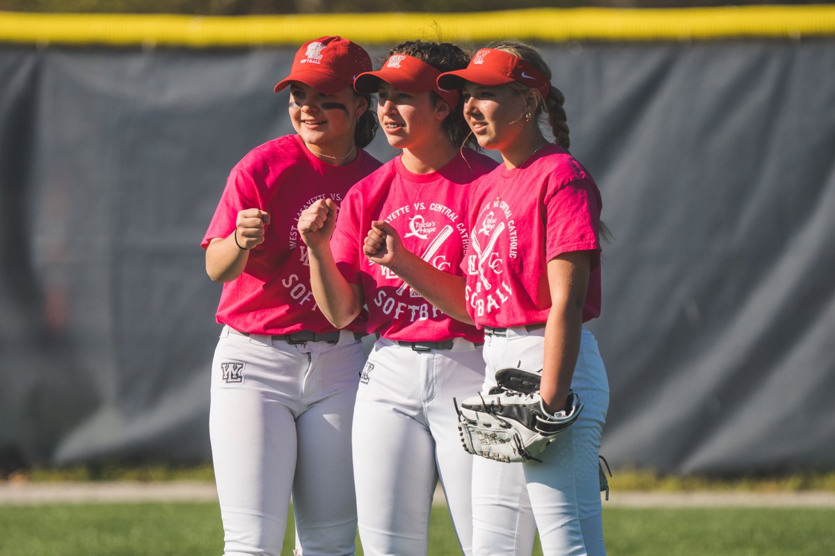 pinolaphoto's tweet photo. A late #4faves from the @TeamWLSoftball win over CC tonight. https://t.co/49x6Mvvn5S