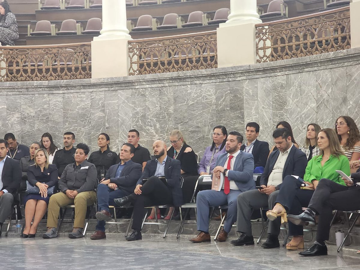 MtraVioleta's tweet photo. Muchas felicidades a la querida @FabiolaLoya_   y a su equipo de trabajo por los 4 años de la Subsecretaría de Derechos del Gobierno de Jalisco, su trabajo ha sido muestra de todo lo que es capaz de lograr por la defensa y difusión de los Derechos Humanos https://t.co/634BVDFGxT