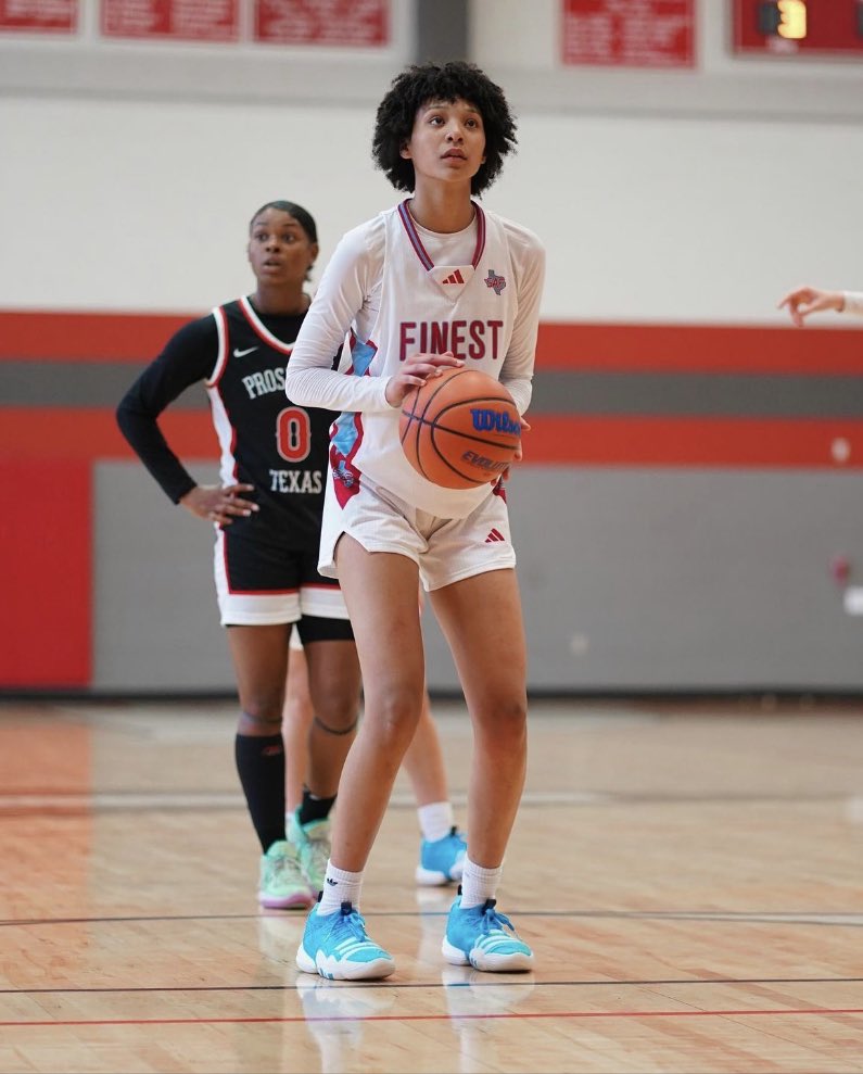 BirdSa24's tweet photo. Blessed to receive an offer from @PurdueWBB! Thank you to @katiegearlds4 and @kkomara3 for the great conversation! Go Boilermakers!🚂🚂
@ProvetsCoach @SAFinestbball https://t.co/Sbbe18Wy98