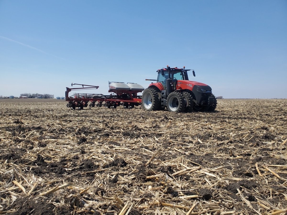 ross_bootsma's tweet image. Planters are rolling this week in NW IA #plant23