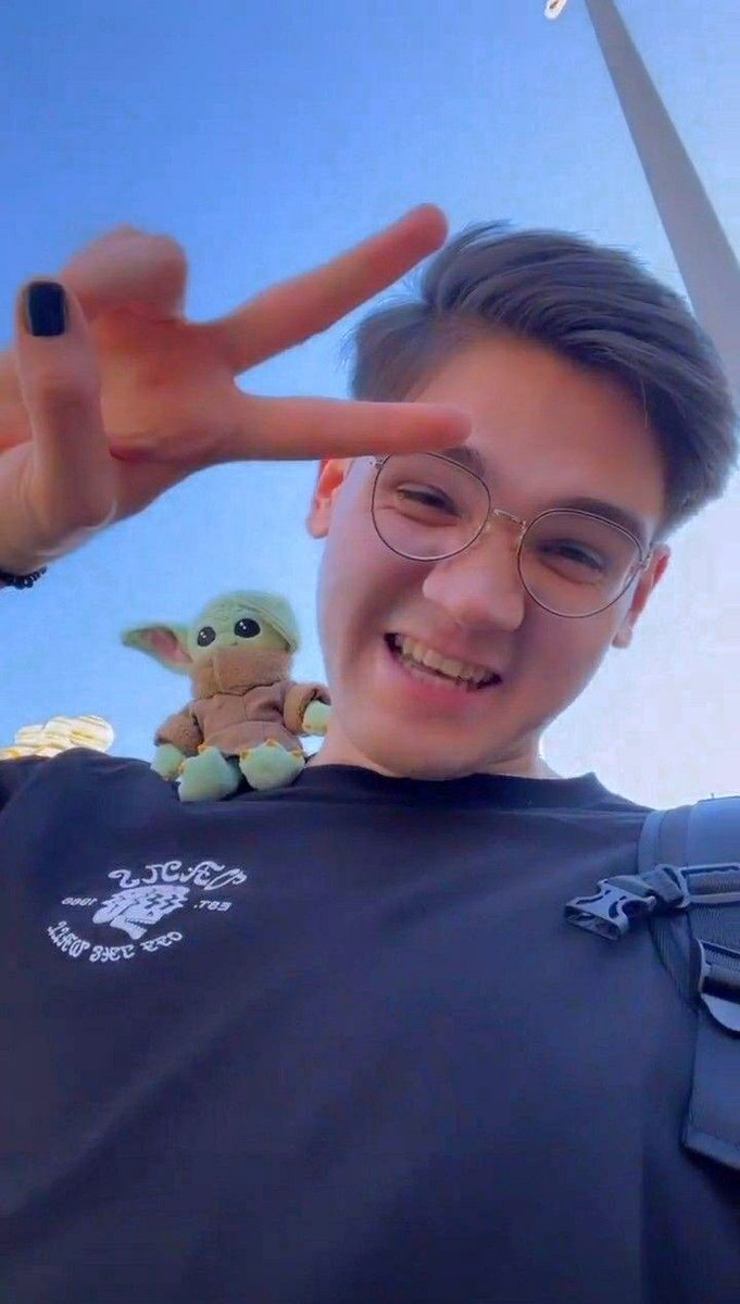 comfort misclick duo 👓 tweet media