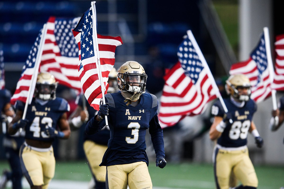 laa_kalama's tweet image. After a great conversation with @coachvaa I’m truly blessed and grateful to receive my first D1 offer to the Naval Academy⚓️🤟🏽@NavyFB 
- Big mahalo to Coach Newberry and Coach Chesnut for believing in me🤙🏽