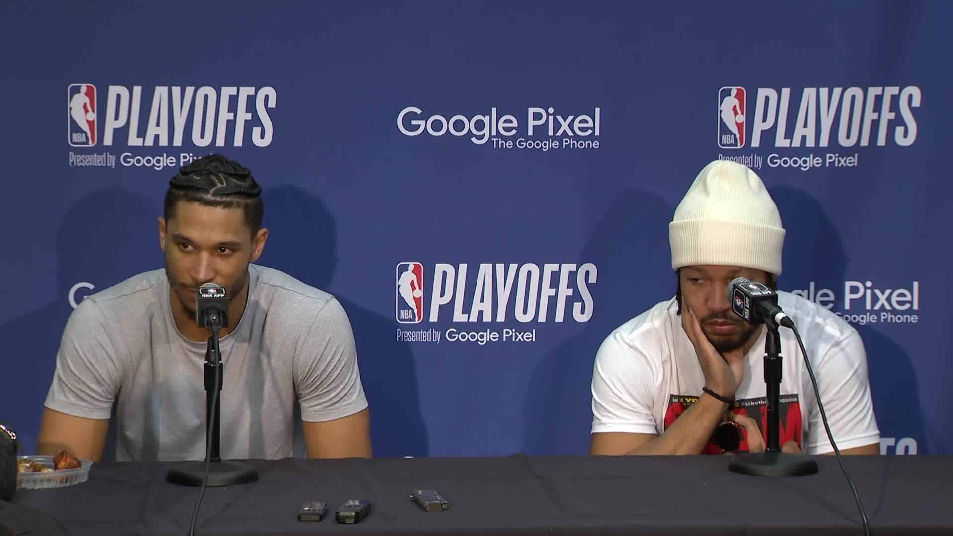 [花邊] Josh Hart 在賽後記者會上吃雞翅