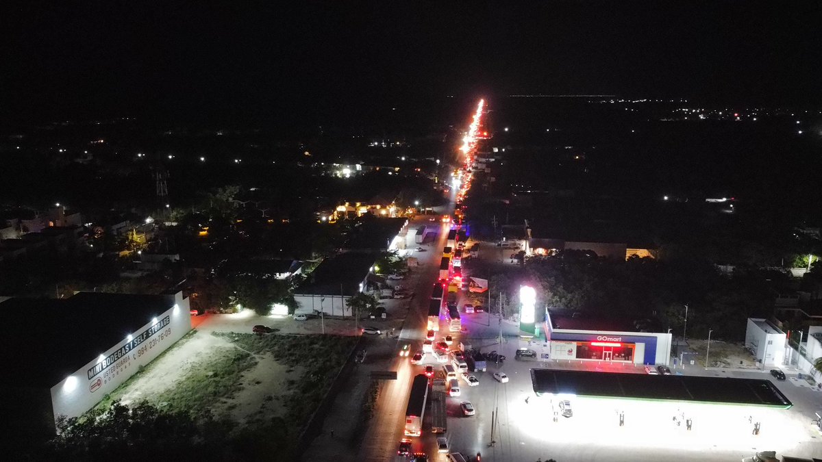 bmanders89's tweet image. Monster traffic jam in #Tulum right now. Traffic stuck for more than 1.5 hours #TulumPueblo #traffic #Mexico