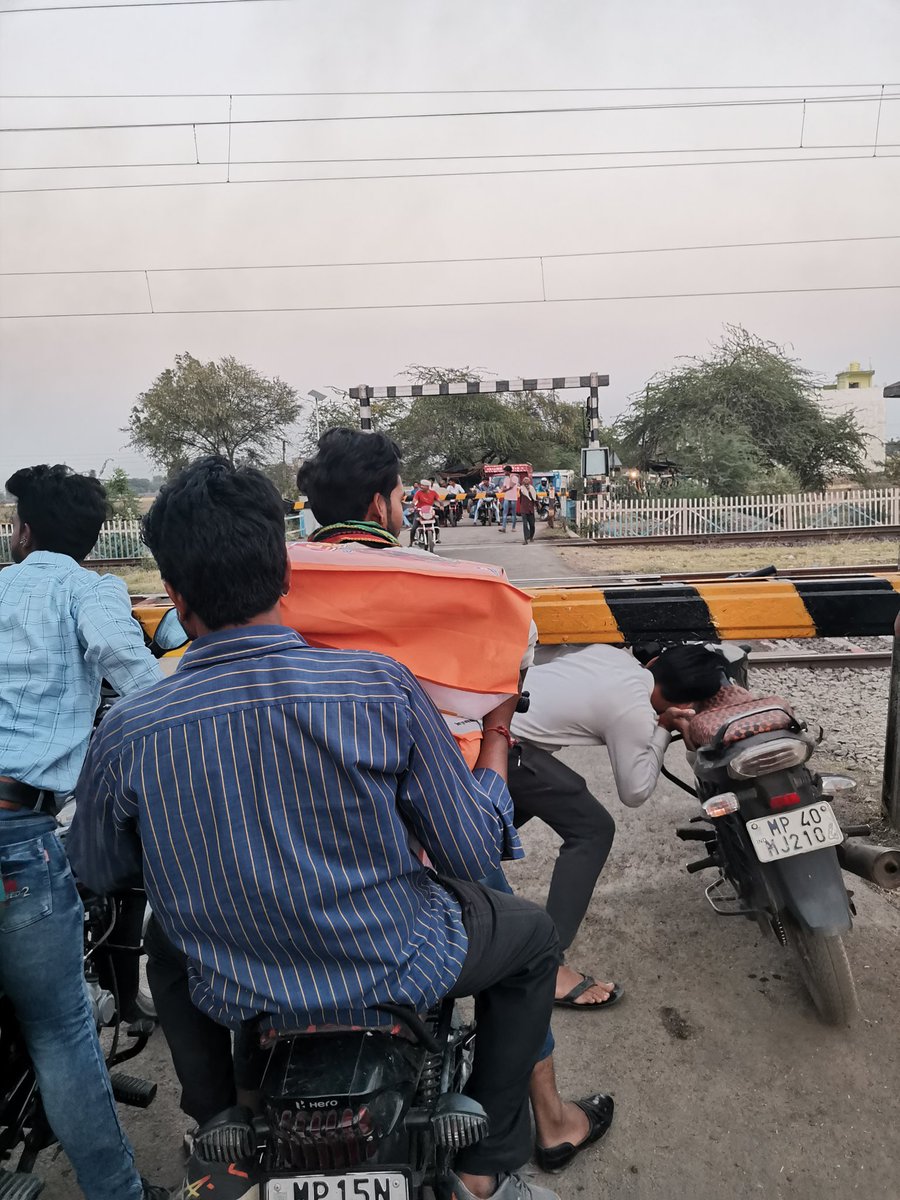 Akhlesh Singh Tomar tweet media