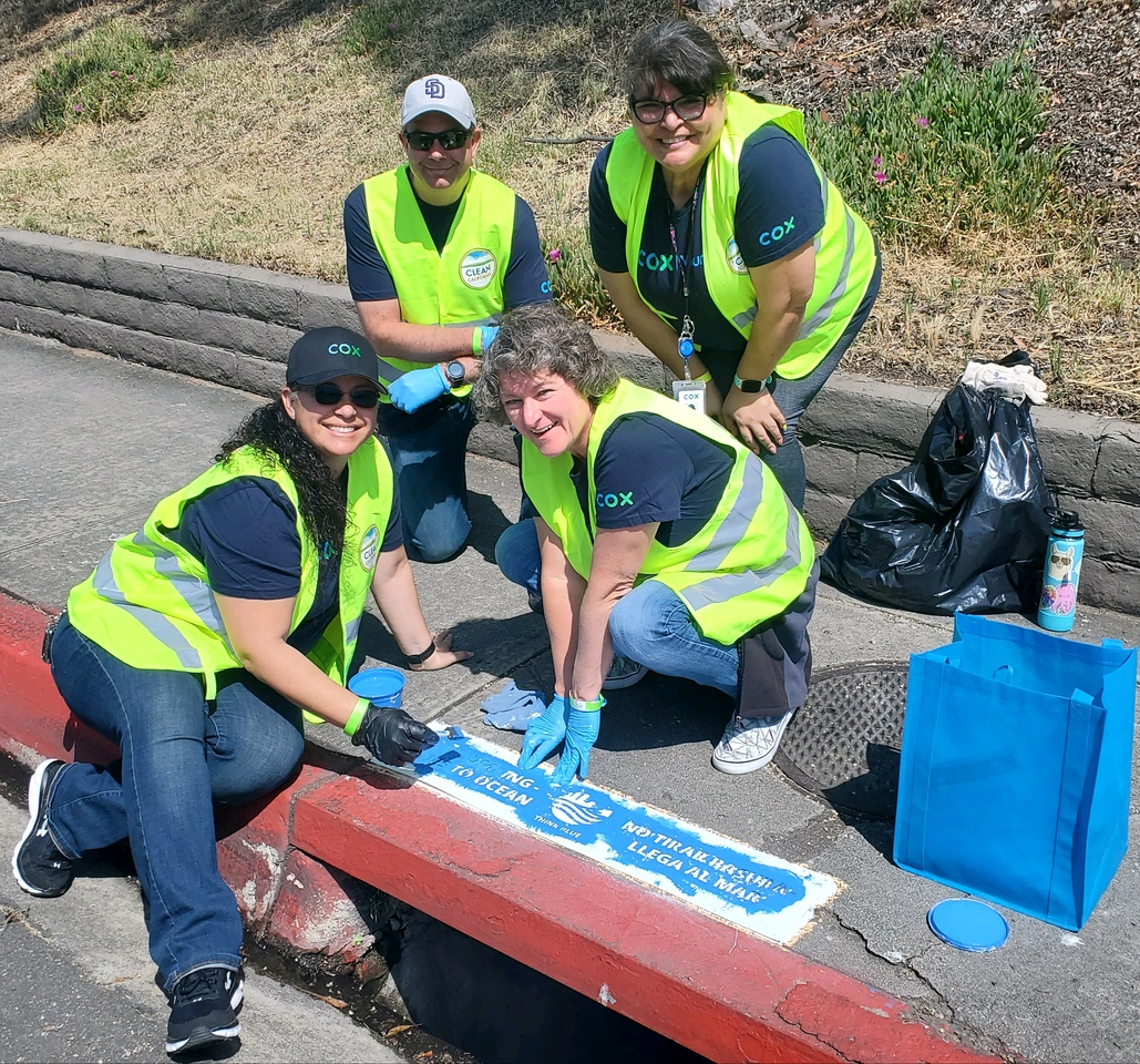 CoxCalifornia's tweet photo. Team @CoxComm/ @coxbusiness/ @cox_media in #SanDiego joined forces with @iloveacleansd to clean up the area around one of our campuses! #EarthMonth #NationalVolunteerMonth #CoxConserves #LifeAtCox #MakeYourMarkTeam https://t.co/KzOA5WLVsZ