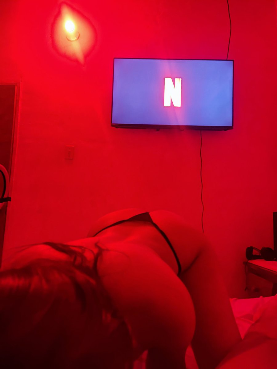 IsadoraRam58495's tweet photo. Me invitó a ver Netflix y terminamos haciendo muchas cositas más, y mi boquita llena 👅💦
#Pokemon #NFTs #fansly https://t.co/LmPS0nRAVf