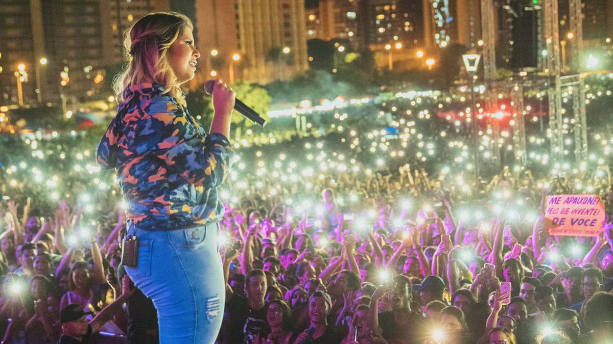 comfortmmm's tweet photo. “ as estrelas brilham pra você ” 🤍 https://t.co/uyP6VmPaP1