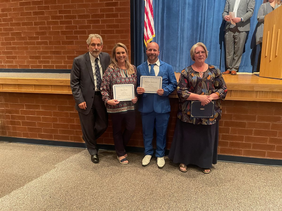 Freedom_MS_SCPS's tweet image. Congratulations to our very own Mrs. Florip on being named the SCPS Middle School Mentor Teacher of the Year!