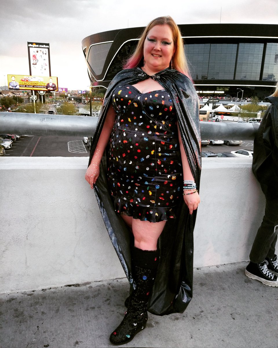 KoalaCubeGirl's tweet photo. @NissanStadium Best believe I'm still Bejeweled 🤩 https://t.co/17lK7N0L24
