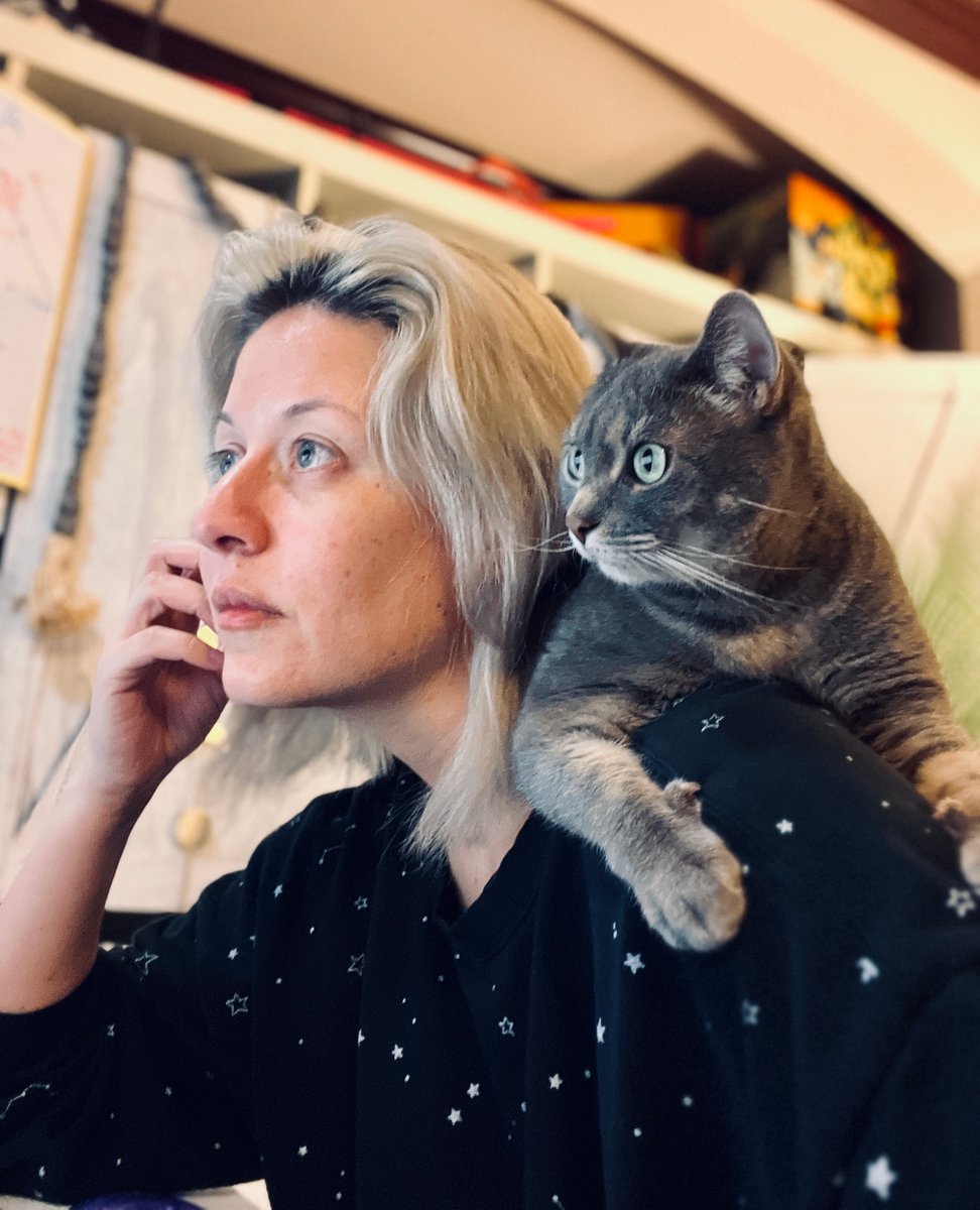 PopGalaxyTweets's tweet photo. Ever feel like your boss is just....ON YOU? 👀⁠

⁠
#smallbusinesslife #livingwithacat #workingwithacat #uhurathecat https://t.co/of7HKKVMBv