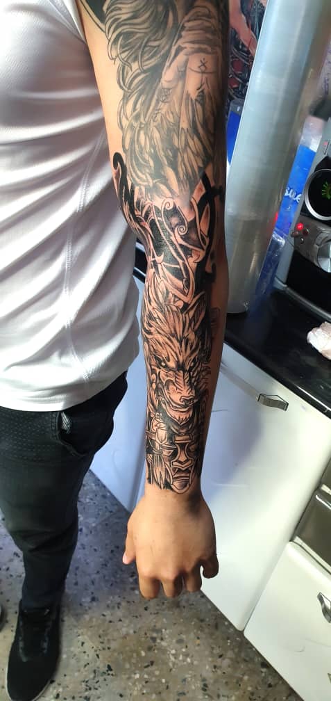 DanysMayol's tweet photo. 🐺🔗 
Llenandome el brazo jjj 
#tattoovikings #Vikings https://t.co/Ms03RvGR3c