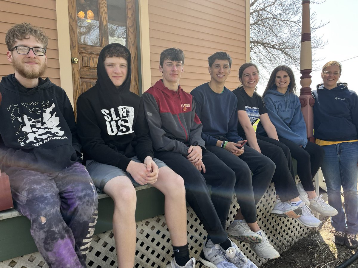 betholsen06's tweet photo. Service Day with Olsen’s advisory. Quite possibly the best group out there! #newellfonda #pride4nf #serviceday https://t.co/MwmgwOD2LL