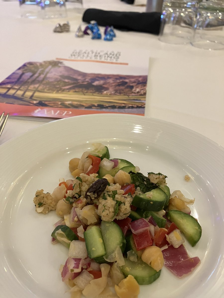 It keeps getting better.  How many conferences have a main stage presentation with a live cooking demonstration AND samples to eat?!?!  Loving the “Culinary Medicine Workshop” this afternoon at #AAFPwellbeing #physicianselfcare