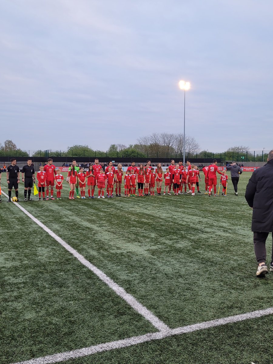 @waltonhershamfc immensely proud of the boys tonight 👏🏻 @BillyRowley @Harris__Scott21 .  

@HanworthVillaFC on Sunday. @bradbury301 did well not to predict 😉

#ProudToSupport #Results #IsthmianLeaguePlayoffs #WinItWednesday