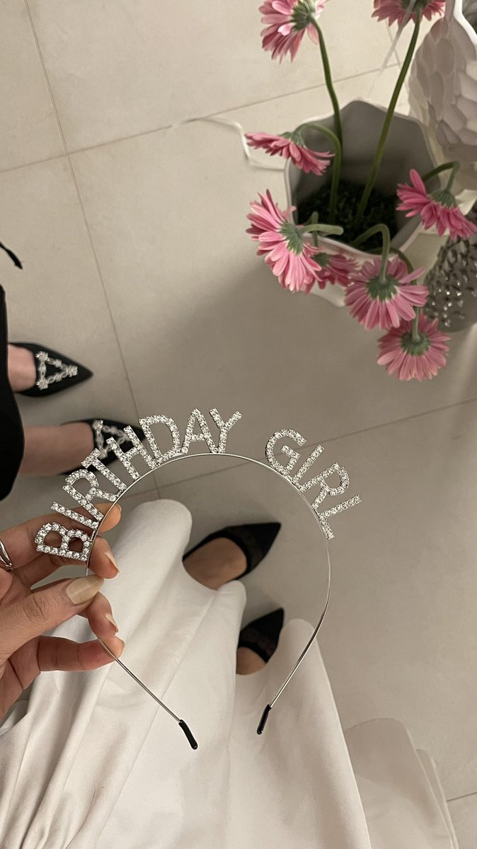SH200M3's tweet photo. 25 April | Best Day🤍🤍 https://t.co/aTNLq2bDHm
