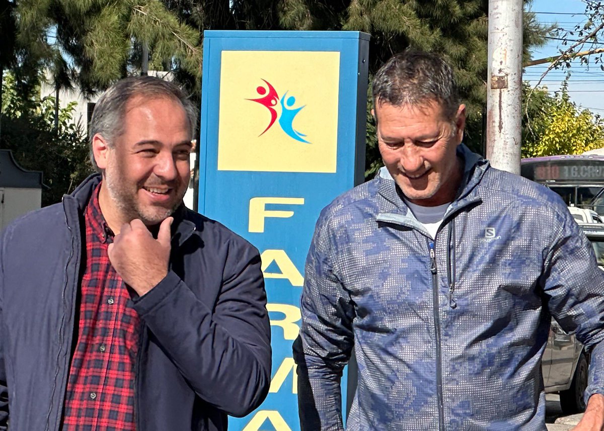MatiasStevanato's tweet image. 🚶🏻| Seguimos recorriendo el departamento junto a @AleBermejoMza y @AdolBermejo. Visitamos a vecinos y comerciantes de #Coquimbito para seguir coordinando acciones que mejoren el bienestar de la comunidad.