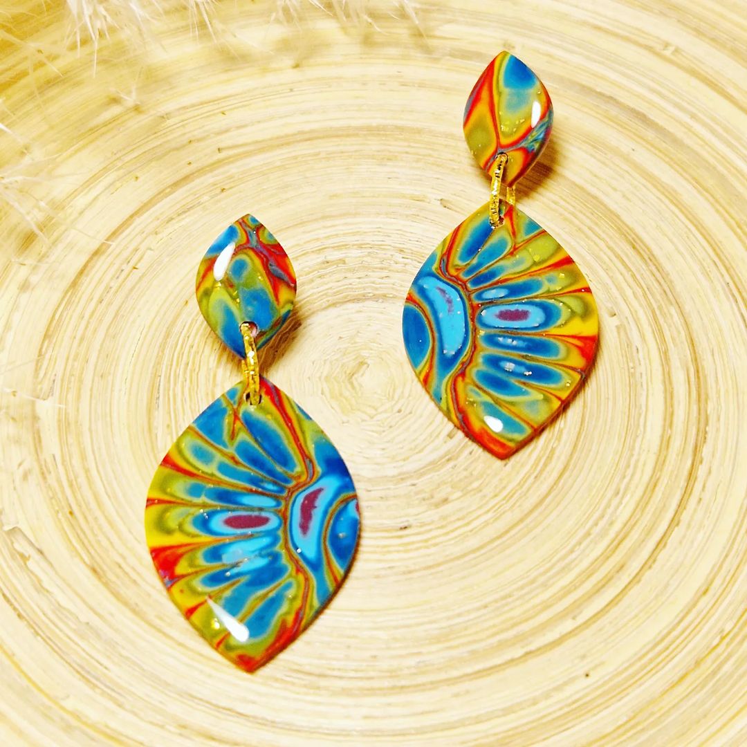 HandmadeWndrs's tweet photo. Handmade Earrings

Follow the author IG: @nennt_mich_klaus

Follow #handmadewonders for daily art!
.
.
.
.
#jewelry #handmadeearrings #clay #clayearrings #diy #craft  #instadaily  #photooftheday #clayart #nofilter #handmadejewellery #y  #jewelrydesigner #amazing #gorgeous https://t.co/VCOFL9Duho
