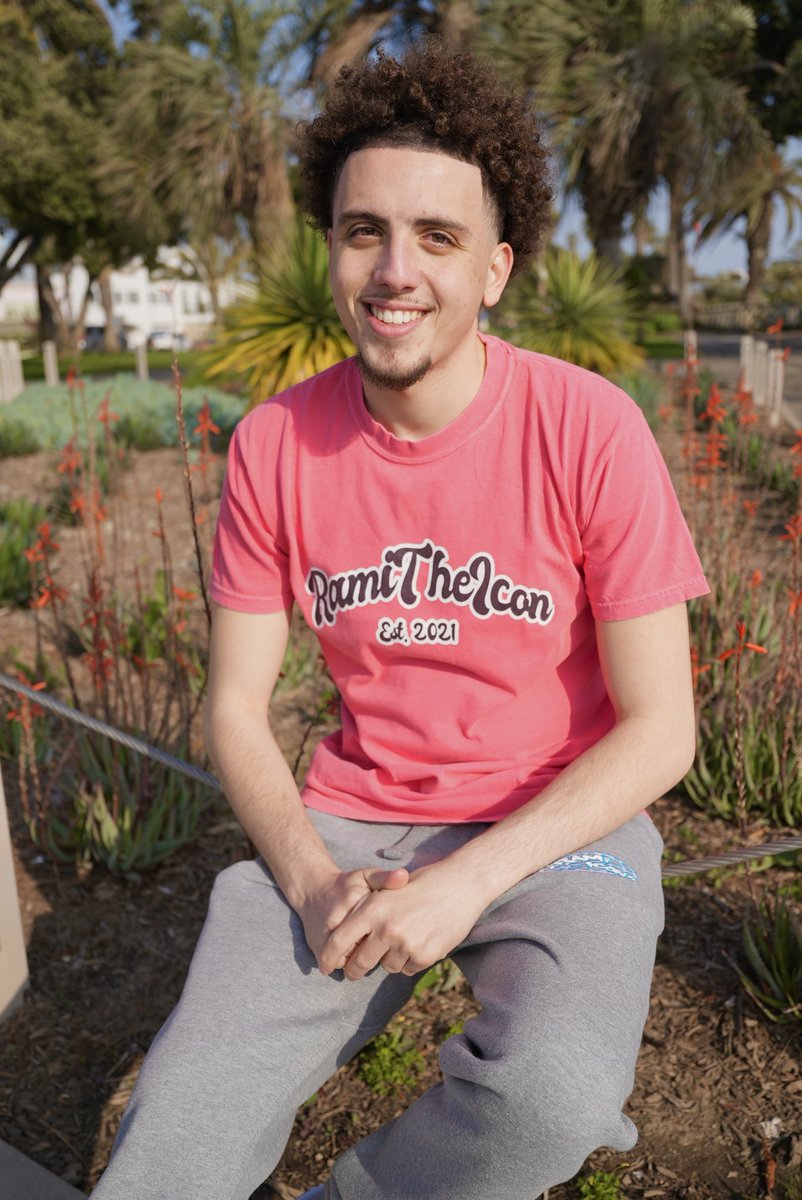 ramitheicon1's tweet image. Merch Dropping Friday on Ramitheicon.com 😊