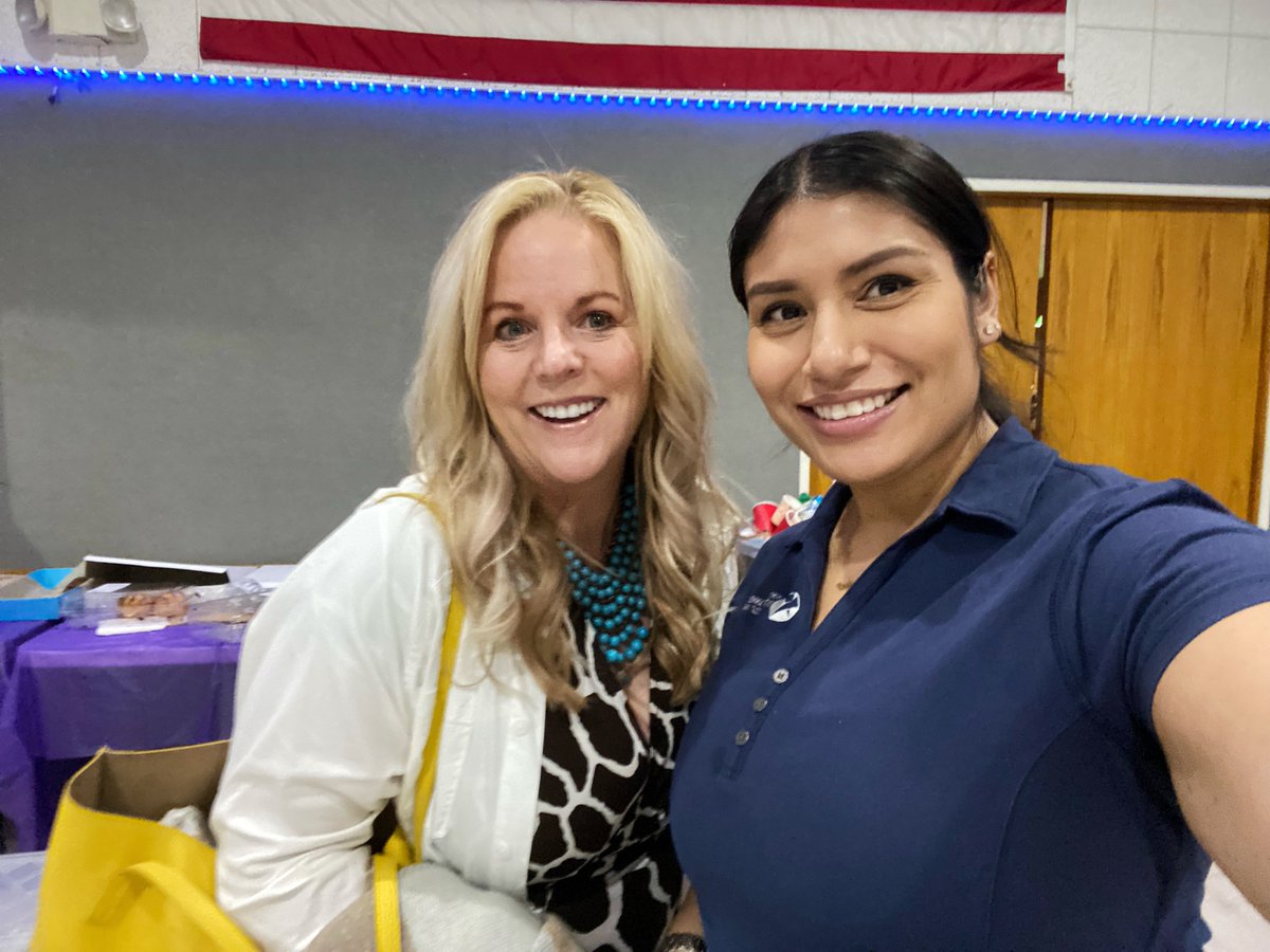 Firstent's tweet photo. We were proud to sponsor lunch for the #IATSE @Local_706 Make Up Artists & Hair Stylists Guild Educational Crafts Meeting. FirstEnt Community Engagement Manager Carmi Gallardo spoke about our financial education resources. Here she is w/ #Local706 & #FirstEnt member @SallyVanS. https://t.co/cuIX5fwDnW