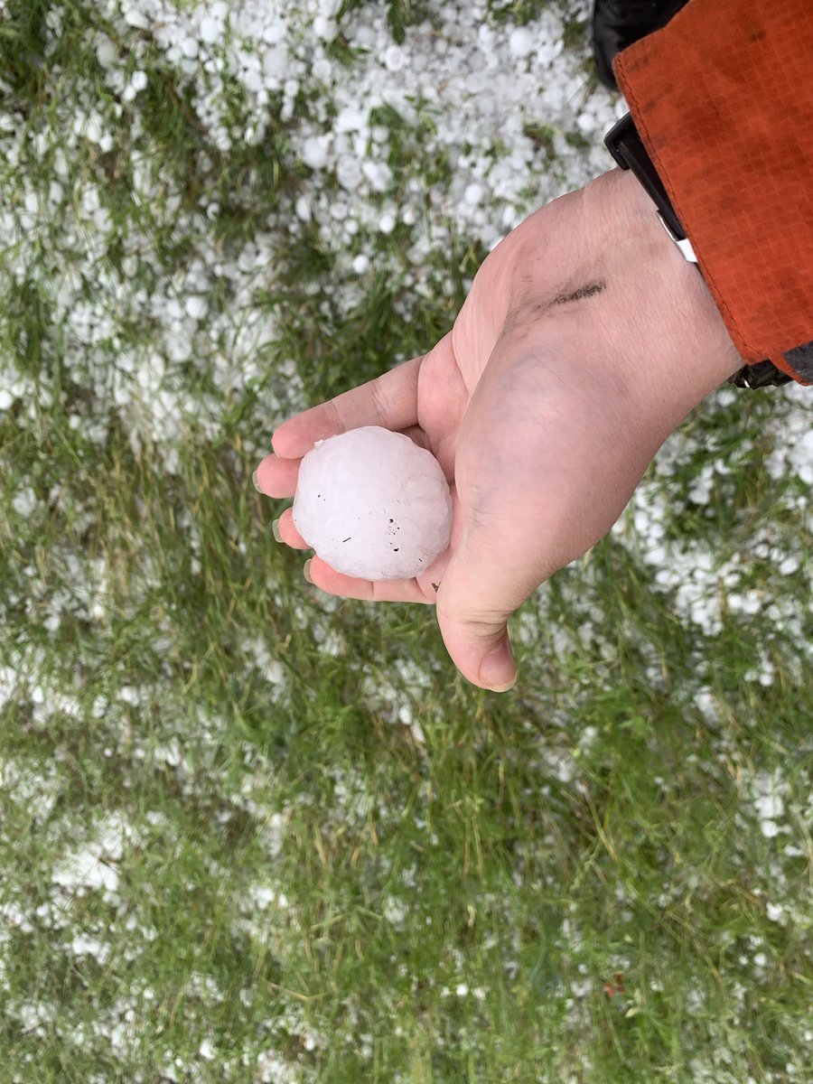 IanMalicoateWx's tweet photo. Large hail covering the roadway 10 miles northeast of de Leon Texas @ryanhallyall @NWSMidland https://t.co/1yPqOs9UFP