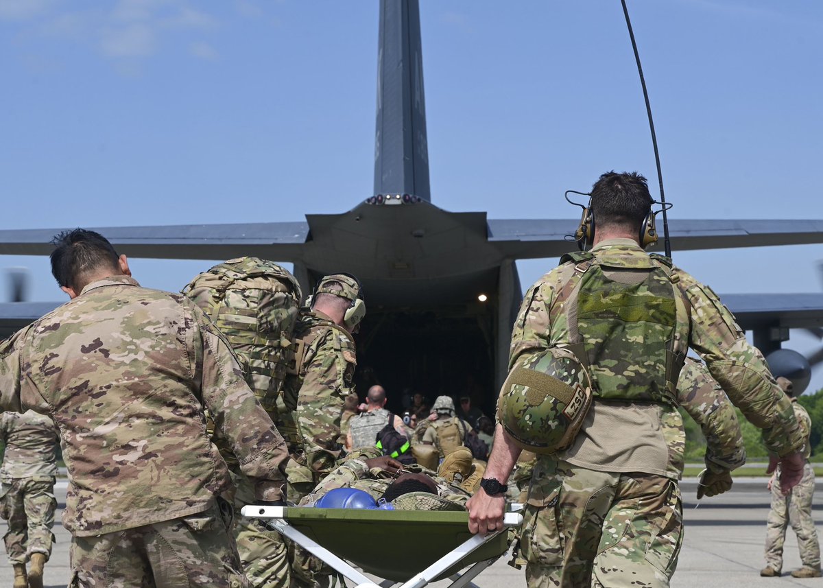 SJAFB's tweet photo. People are our #1 priority!
Our Airmen are trained & are #alwaysready. At #SouthernStrike specialized medical teams participated in a simulated medical evacuation from a contested location.
From airlift to triage, our Airmen ensure the best survival rate. https://t.co/FSqI2qtjSG